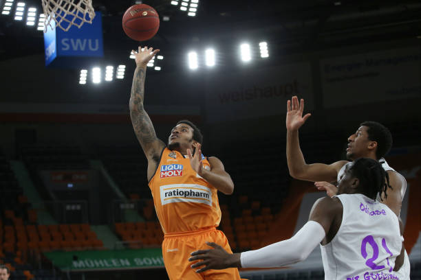 发挥无疑为 发挥无疑为