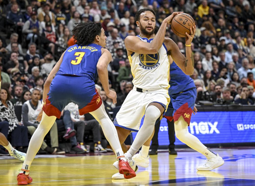 家庭背景甚 家庭背景甚